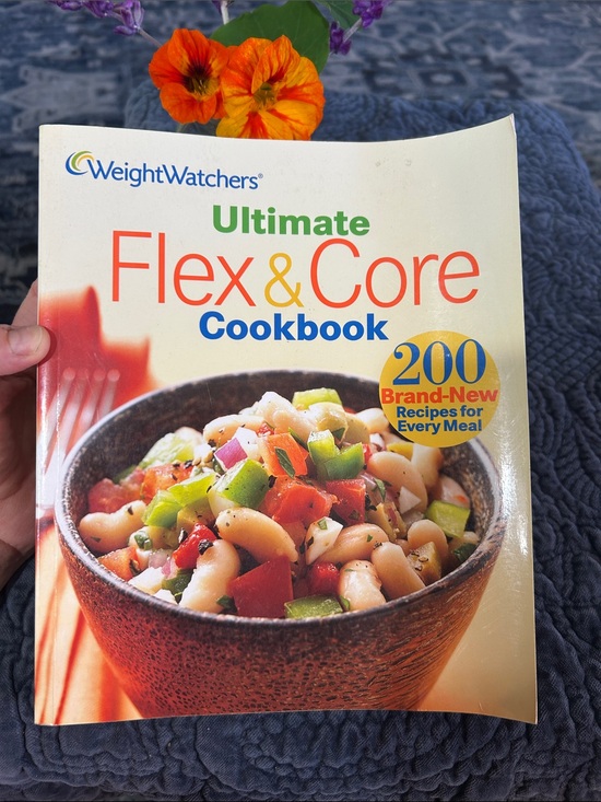 Other - WeightWatchers Ultimate Flex & Core Cookbook - Colorful Veggie Cover